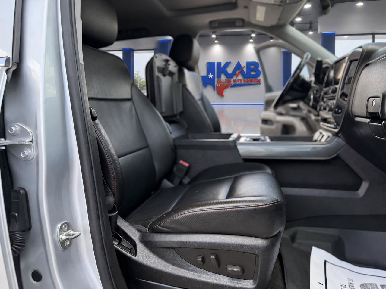 Used 2014 GMC Sierra 1500 SLT w/ All-Terrain Package AWD/4WD image 26