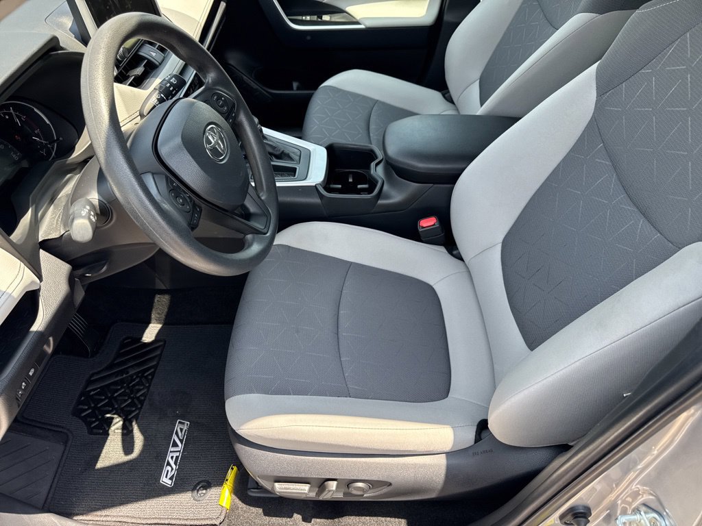 Used 2024 Toyota RAV4 XLE FWD image 23