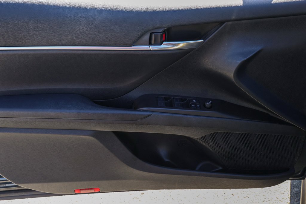 Used 2021 Toyota Camry SE FWD image 24