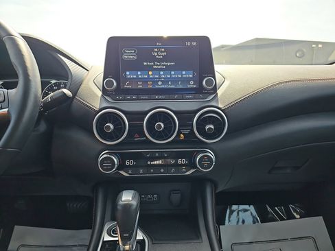 Used 2022 Nissan Sentra SR w/ SR Premium Package image 21