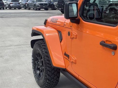 New 2025 Jeep Gladiator Willys image 12
