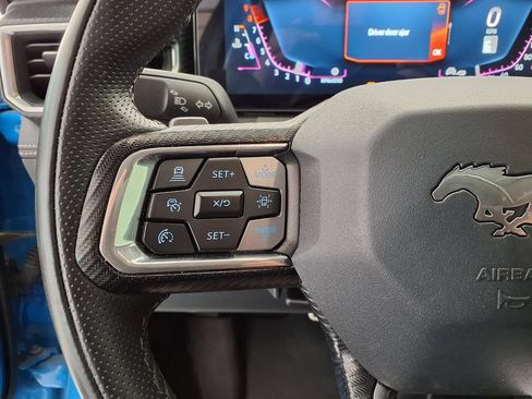 Used 2025 Ford Mustang GT Premium RWD image 9