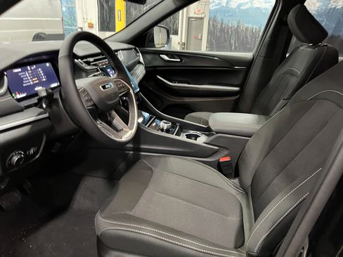 New 2026 Jeep Grand Cherokee Laredo X AWD/4WD image 9