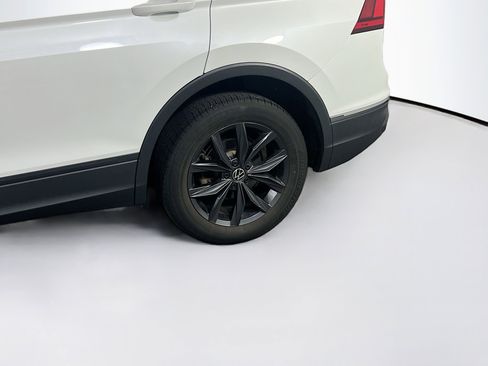 Used 2023 Volkswagen Tiguan SE image 30
