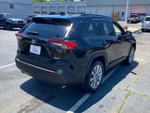Used 2021 Toyota RAV4 XLE Premium FWD image 16