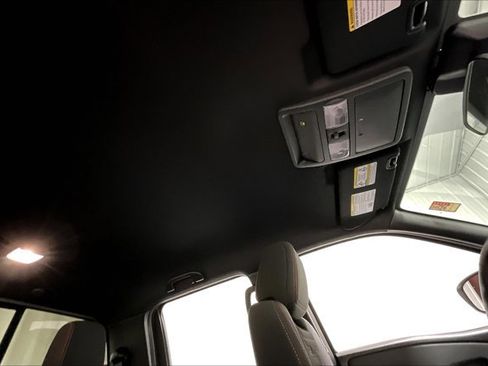 Used 2024 Nissan Frontier PRO-4X w/ Off-Road Protection Package image 22