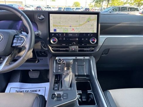 Used 2025 Lexus GX 550 w/ Accessory Package (CT) AWD/4WD image 12