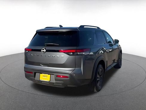 Used 2025 Nissan Pathfinder SV image 14