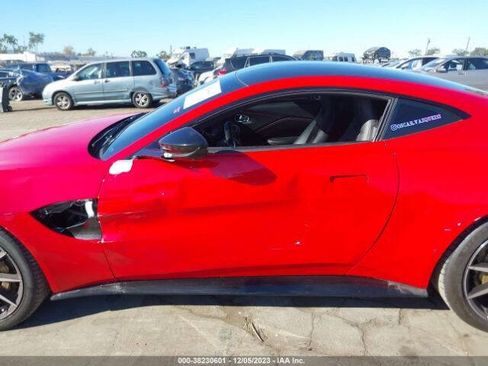 Used 2019 Aston Martin V8 Vantage Coupe image 10