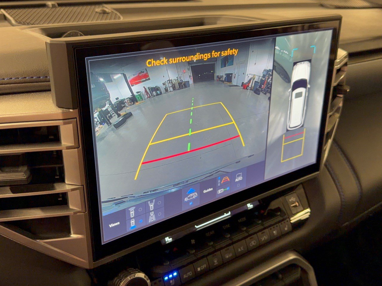 Used 2025 Toyota Sequoia Platinum AWD/4WD image 24