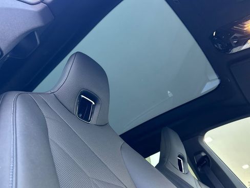 Used 2024 BMW iX xDrive50 w/ Sport Package image 18