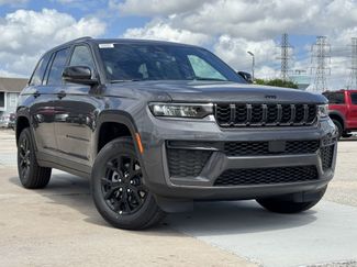 New 2026 Jeep Grand Cherokee Altitude RWD video 2