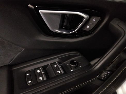 Used 2020 Lamborghini Urus image 29