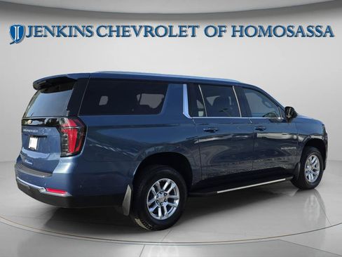 New 2026 Chevrolet Suburban LS w/ Max Trailering Package RWD image 4