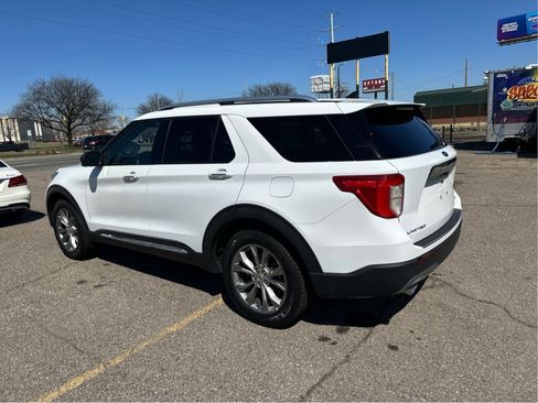 Used 2022 Ford Explorer Limited image 4