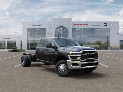 New 2025 RAM 3500 Tradesman w/ Chrome Appearance Group AWD/4WD image 33