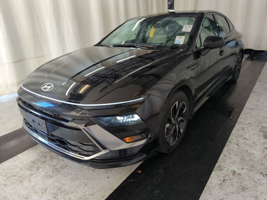 Used 2025 Hyundai Sonata SEL FWD image 1