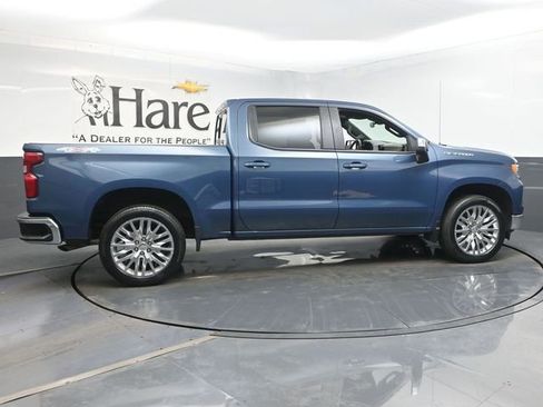 Used 2024 Chevrolet Silverado 1500 LT w/ Leather Package AWD/4WD image 36