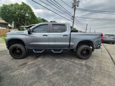 Used 2020 Chevrolet Silverado 1500 Custom w/ Custom Value Package AWD/4WD image 4