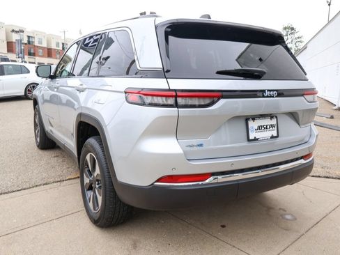 Used 2024 Jeep Grand Cherokee Limited 4xe AWD/4WD image 3