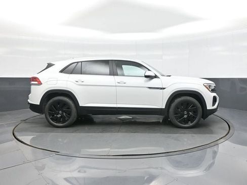 New 2026 Volkswagen Atlas Cross Sport SE image 8