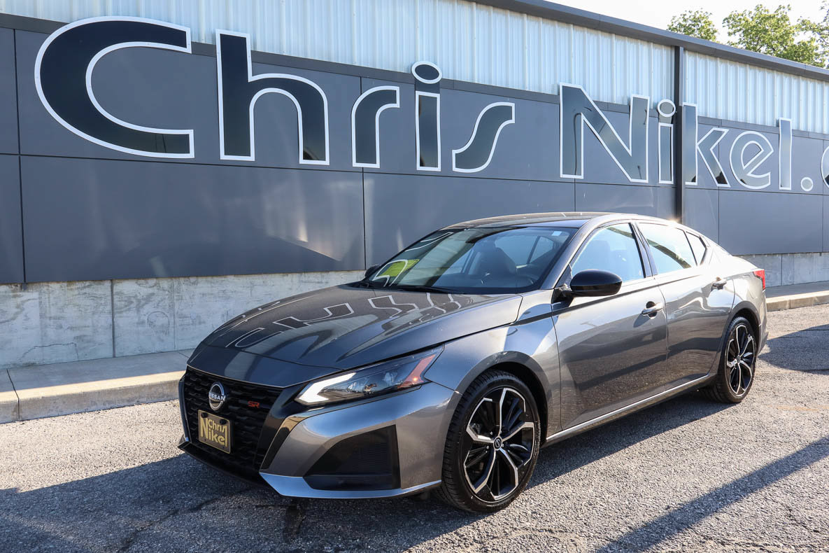 Used 2024 Nissan Altima 2.5 SR FWD image 1