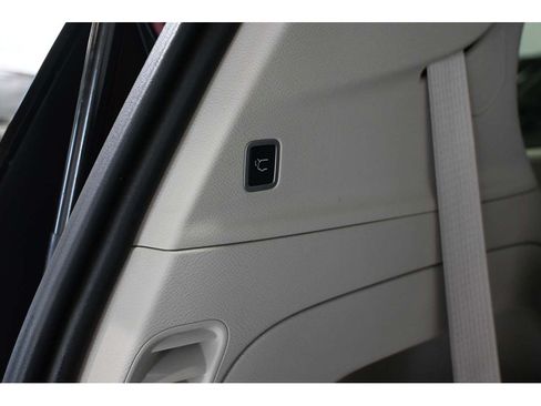 Used 2023 Chrysler Voyager LX FWD image 26