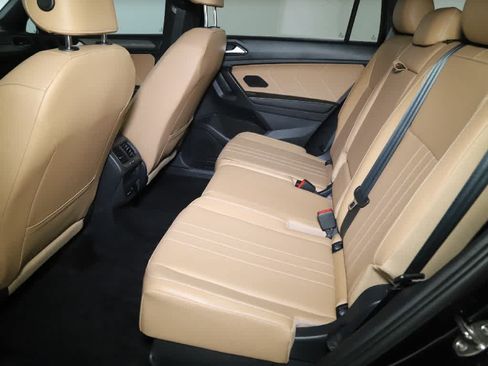 Used 2023 Volkswagen Tiguan SE AWD/4WD image 14