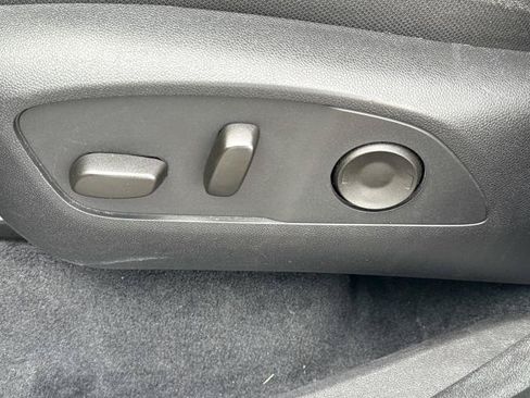 Used 2025 GMC Acadia Elevation FWD image 9