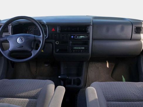 Used 2003 Volkswagen Eurovan MV image 17