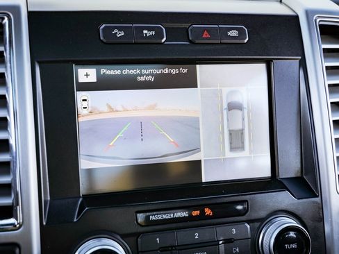 Used 2016 Ford F150 Platinum w/ Equipment Group 701A Luxury image 11