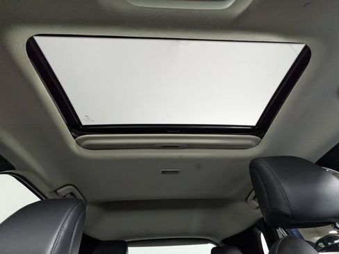 Used 2024 MAZDA CX-30 AWD 2.5 S w/ Preferred Package image 7