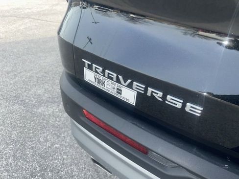 Used 2025 Chevrolet Traverse LT image 10