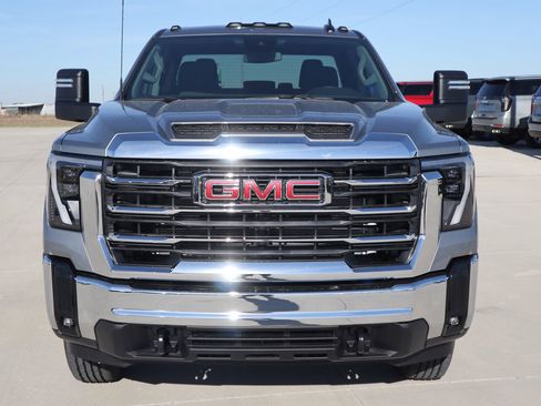 New 2026 GMC Sierra 2500 SLE w/ SLE Value Package; image 2