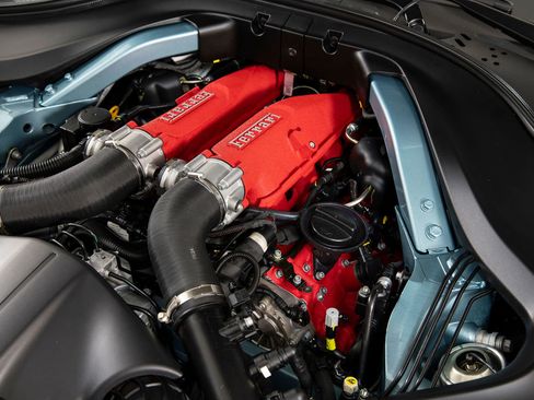 Certified 2025 Ferrari Roma Spider RWD image 31