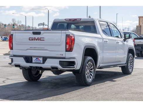 Used 2022 GMC Sierra 1500 AT4 w/ AT4 Premium Package image 3