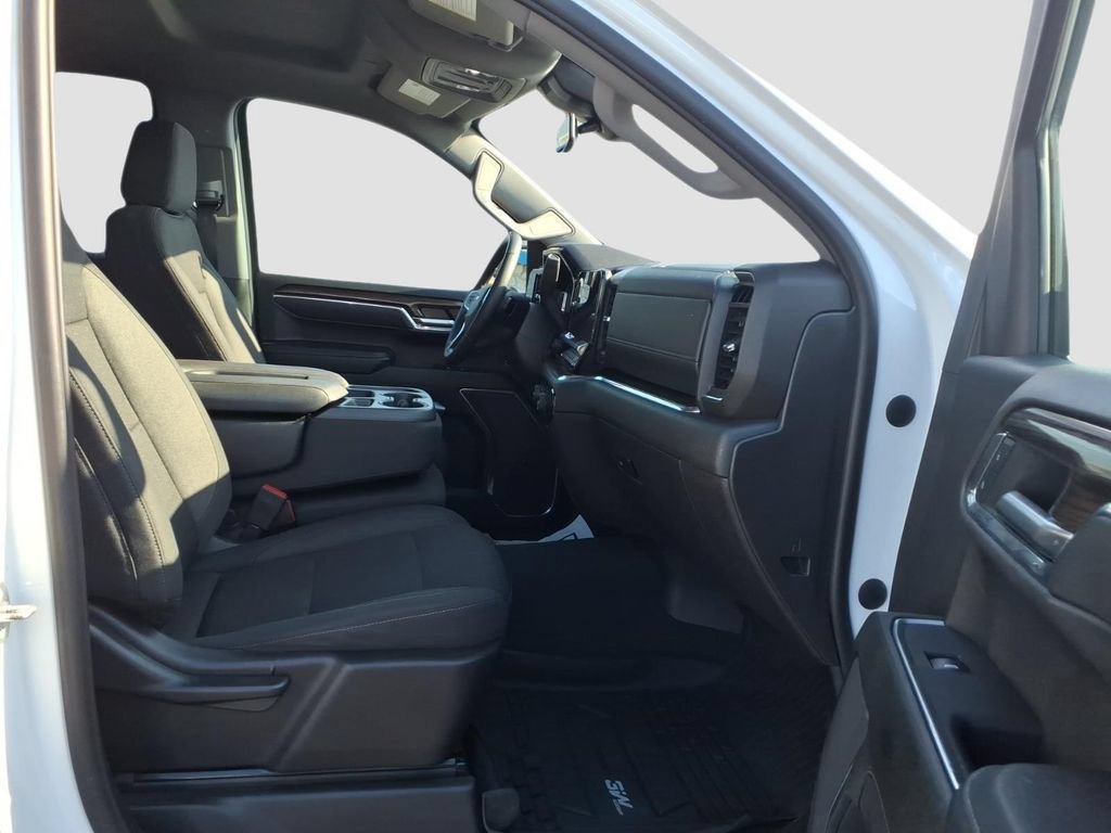 Used 2024 Chevrolet Silverado 1500 LT AWD/4WD image 10