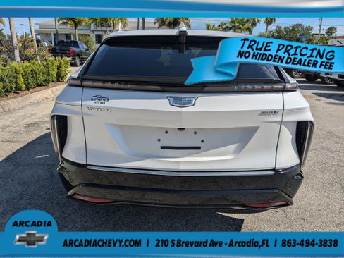 Used 2024 Cadillac Lyriq Luxury RWD image 5