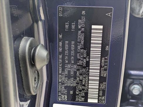 Used 2022 Toyota Highlander XLE FWD image 24