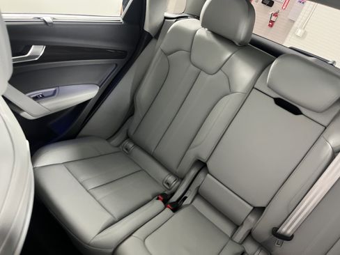 Used 2018 Audi Q5 Prestige w/ Prestige Package image 22