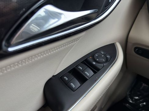 Used 2023 Buick Envision Preferred image 11