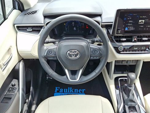 Used 2024 Toyota Corolla Cross XLE w/ Convenience Package AWD/4WD image 11