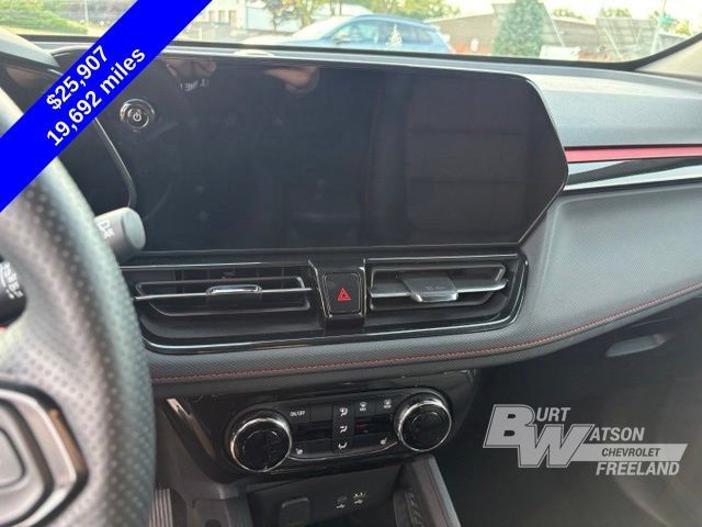 Used 2024 Chevrolet TrailBlazer RS w/ Convenience Package AWD/4WD image 23