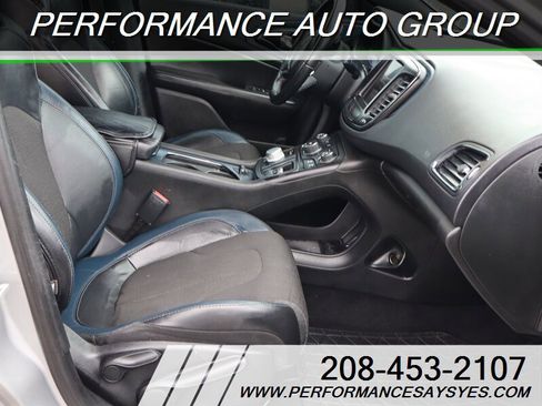 Used 2015 Chrysler 200 S w/ Navigation & Sound Group I image 8