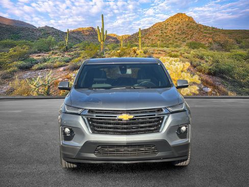 Used 2023 Chevrolet Traverse LT AWD/4WD image 9