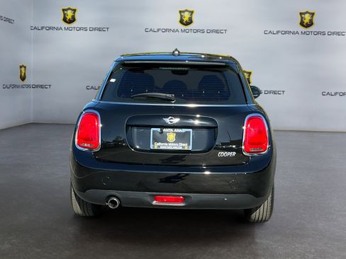 Used 2017 MINI Cooper 4-Door Hardtop FWD image 6
