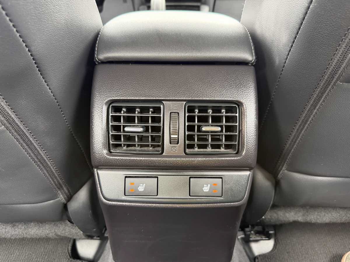 Used 2017 Subaru Legacy 2.5i Limited AWD/4WD image 25