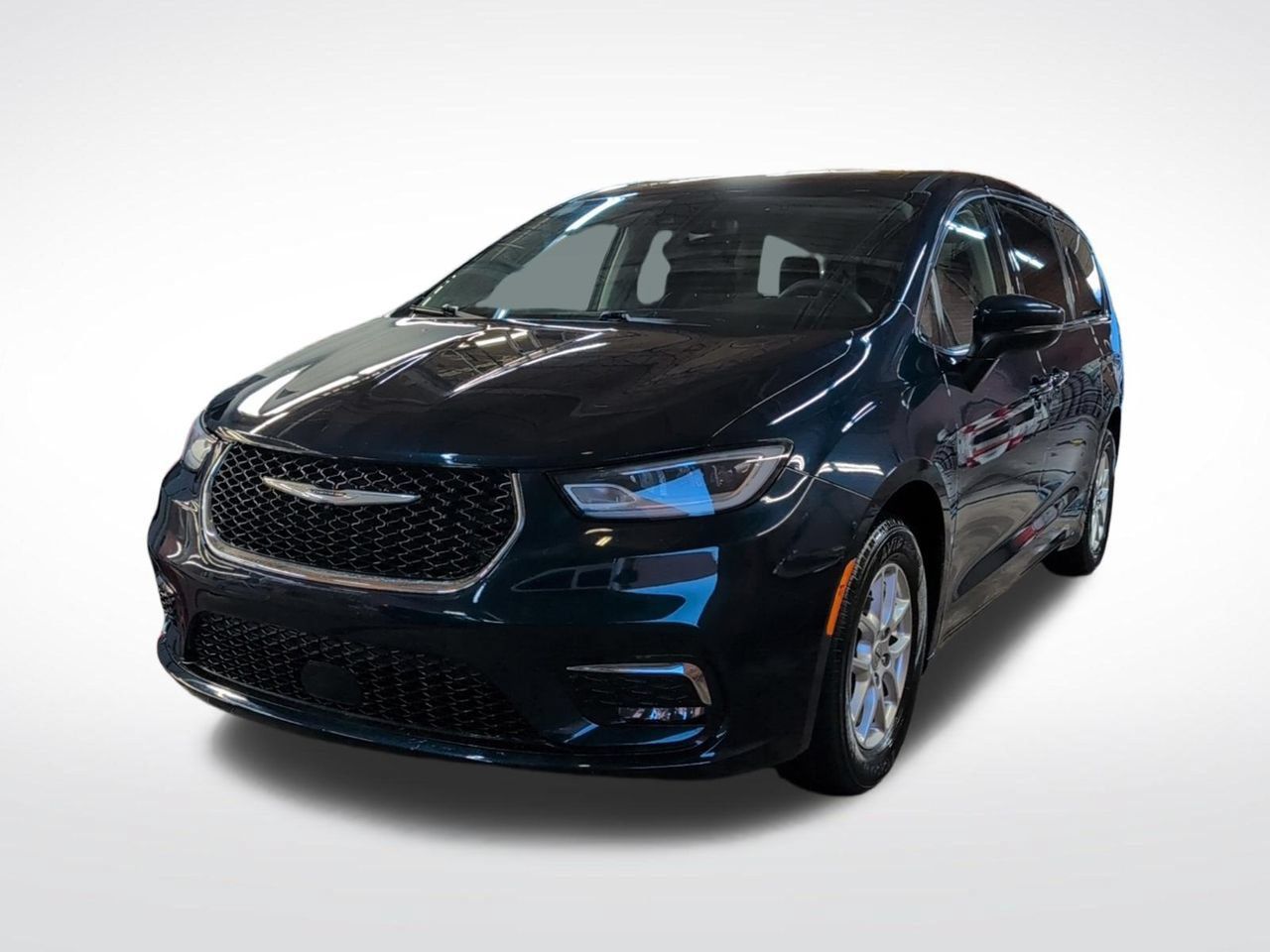 Used 2023 Chrysler Pacifica Touring-L FWD image 3