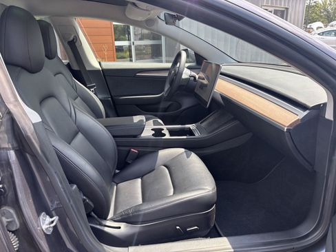 Used 2022 Tesla Model 3 Long Range AWD/4WD image 16