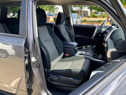 Used 2023 Toyota 4Runner SR5 AWD/4WD image 9